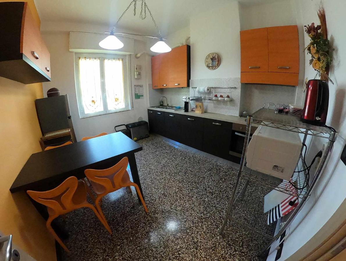 Apartment Gentile A 200 Metri Dal Mare Albissola Marina Luaran gambar